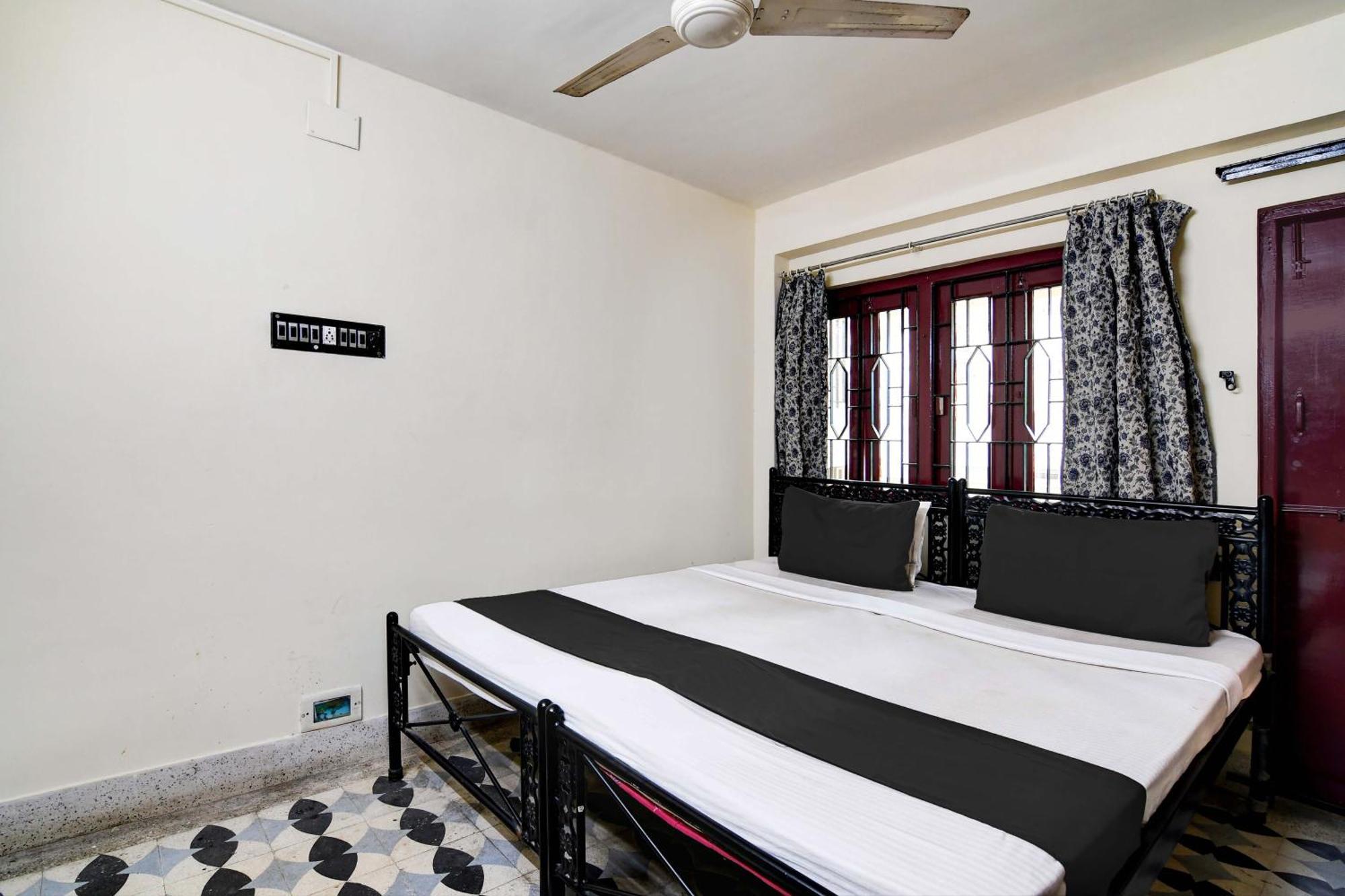 Oyo Simplex Guest House Behala Calcuta Exterior foto