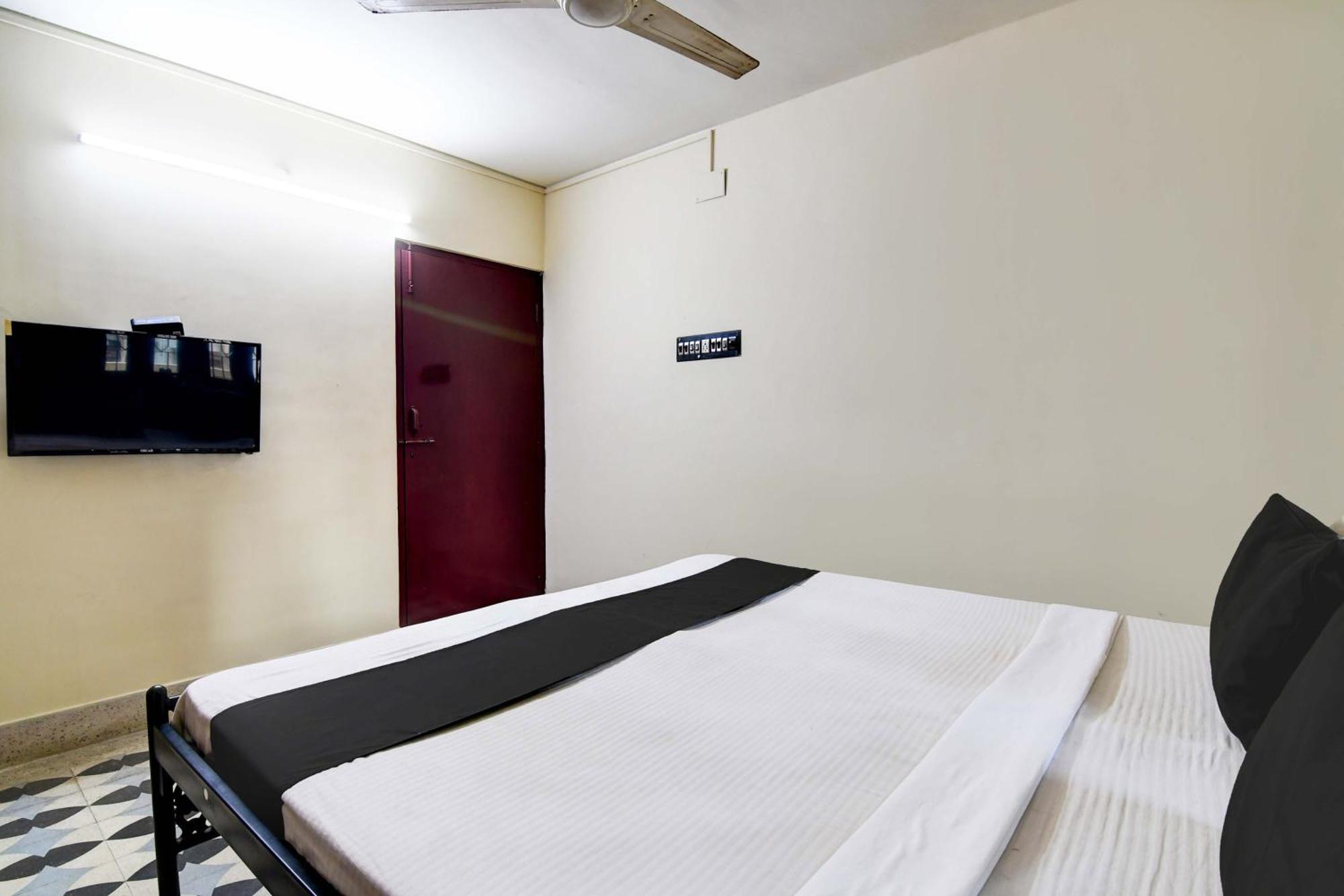 Oyo Simplex Guest House Behala Calcuta Exterior foto